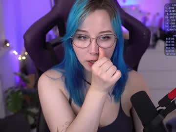 webcam girl blue_mooncat live cam image #11855333