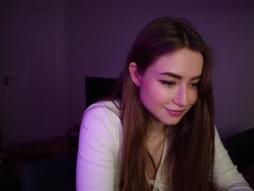 webcam girl strawberryjamx live cam image #4302270