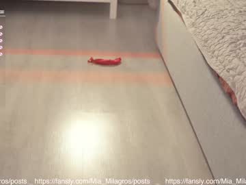webcam girl mia_milagros live cam image #3442250