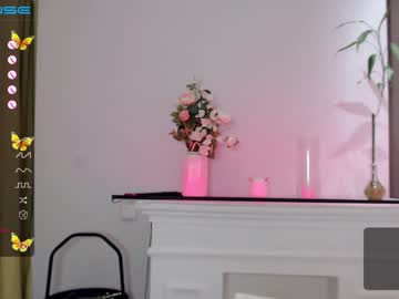 webcam girl small_blondee live cam image #3867557