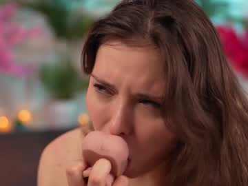 webcam girl kittycaitlin live cam image #10888916