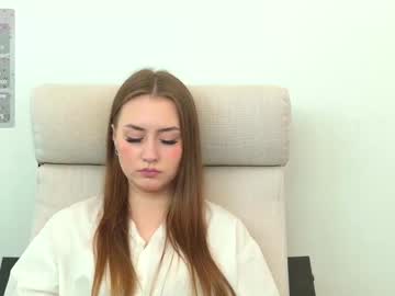 webcam girl rylan_lee live cam image #12377832
