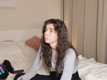webcam girl katiebarfield live cam image #12767051