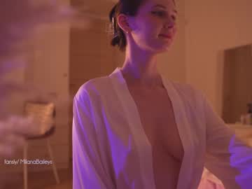 webcam girl milanabaileys live cam image #9365283