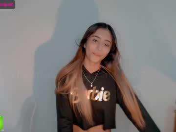 webcam girl gummy_bear7 live cam image #413273