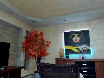 webcam girl raquelle_star live cam image #4479439