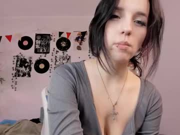 webcam girl vivian_qwerty live cam image #11701399