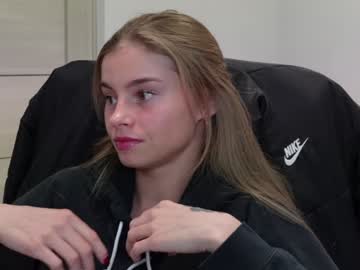 webcam girl abby_laker live cam image #11472648