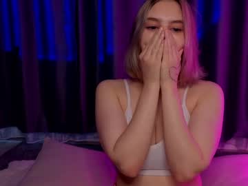 webcam girl angella_kleee live cam image #10698971