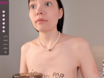 webcam girl bzzzme live cam image #6193815