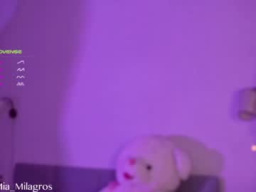 webcam girl mia_milagros live cam image #7240769