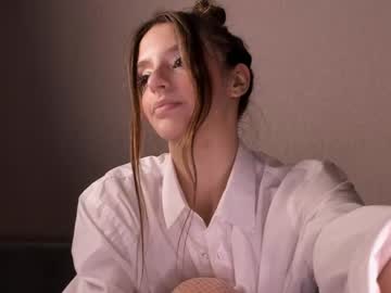 webcam girl lesi_moon live cam image #6852359