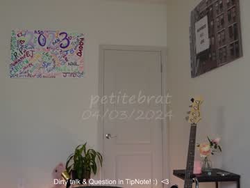 webcam girl petitebrat live cam image #8992446
