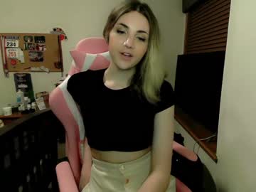 webcam tranny wheremagnoliasbloom live cam image #3099213