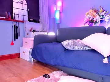 webcam girl littlee33 live cam image #8361273