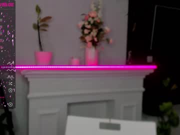 webcam girl small_blondee live cam image #3714759