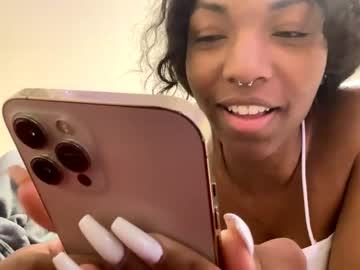 webcam girl petitqueen live cam image #7061834
