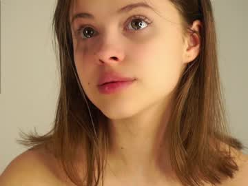 webcam girl a_whole_eternity live cam image #9443936