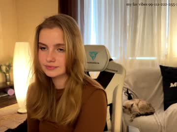 webcam girl cute_siberian_girl live cam image #11019590