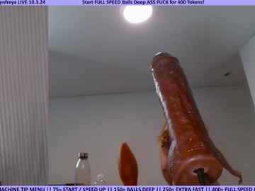 webcam girl wynfreya live cam image #10669529