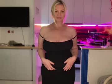 webcam girl kiradivine live cam image #7696715