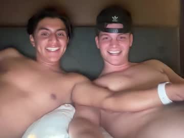 webcam man white_latino1 live cam image #10942766
