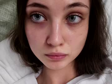 webcam girl lauratanguy live cam image #11457986