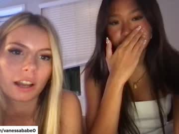 webcam girl lolkylie live cam image #12637341