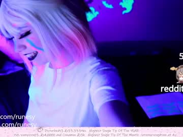 webcam girl runesy live cam image #436645