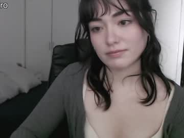 webcam girl dronae live cam image #2922961