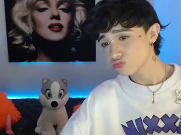 webcam man maxiy_001 live cam image #6300749