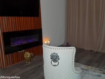 webcam girl moniqueeass live cam image #3955017