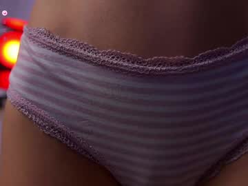 webcam girl lucie_beltran live cam image #11981937