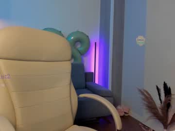 webcam girl victorias_world live cam image #9618110