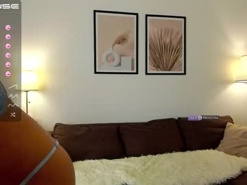 webcam girl intrigueeme live cam image #1360553