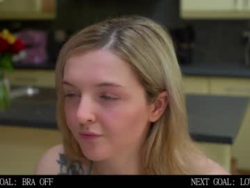 webcam girl lucydelovely live cam image #6375344