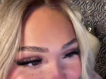 webcam girl ari_02 live cam image #7685336