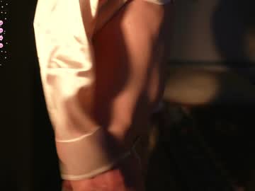 webcam girl mother__of__dragons live cam image #7651291