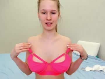 webcam girl yana_squrel_22 live cam image #5878493