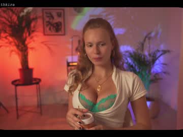 webcam girl chillwithkira live cam image #2942422