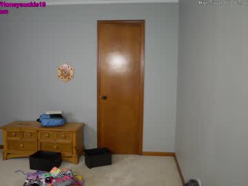 webcam girl 19honeysuckle live cam image #4004853