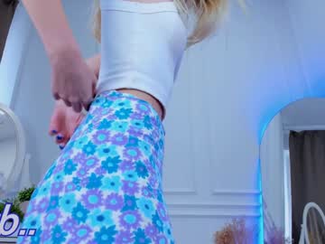 webcam girl cassie_palmer live cam image #10310135