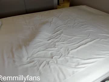 webcam girl cowgirl_emilly live cam image #3247813