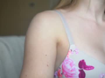 webcam girl artoftease live cam image #2722292