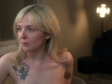 webcam girl lucydelovely live cam image #9469869