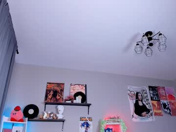 webcam girl vivian_qwerty live cam image #12077573