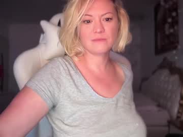 webcam girl kiradivine live cam image #10730300