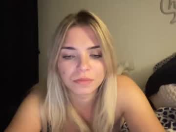 webcam girl lillymoon18 live cam image #4003901