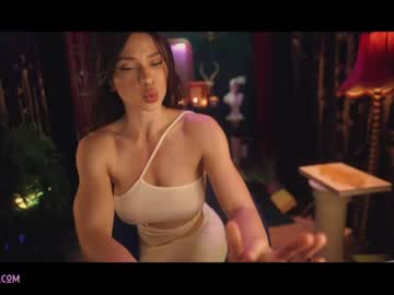 webcam girl lucieoude_ live cam image #2847777