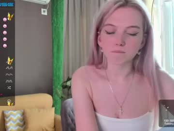 webcam girl small_blondee live cam image #2258399